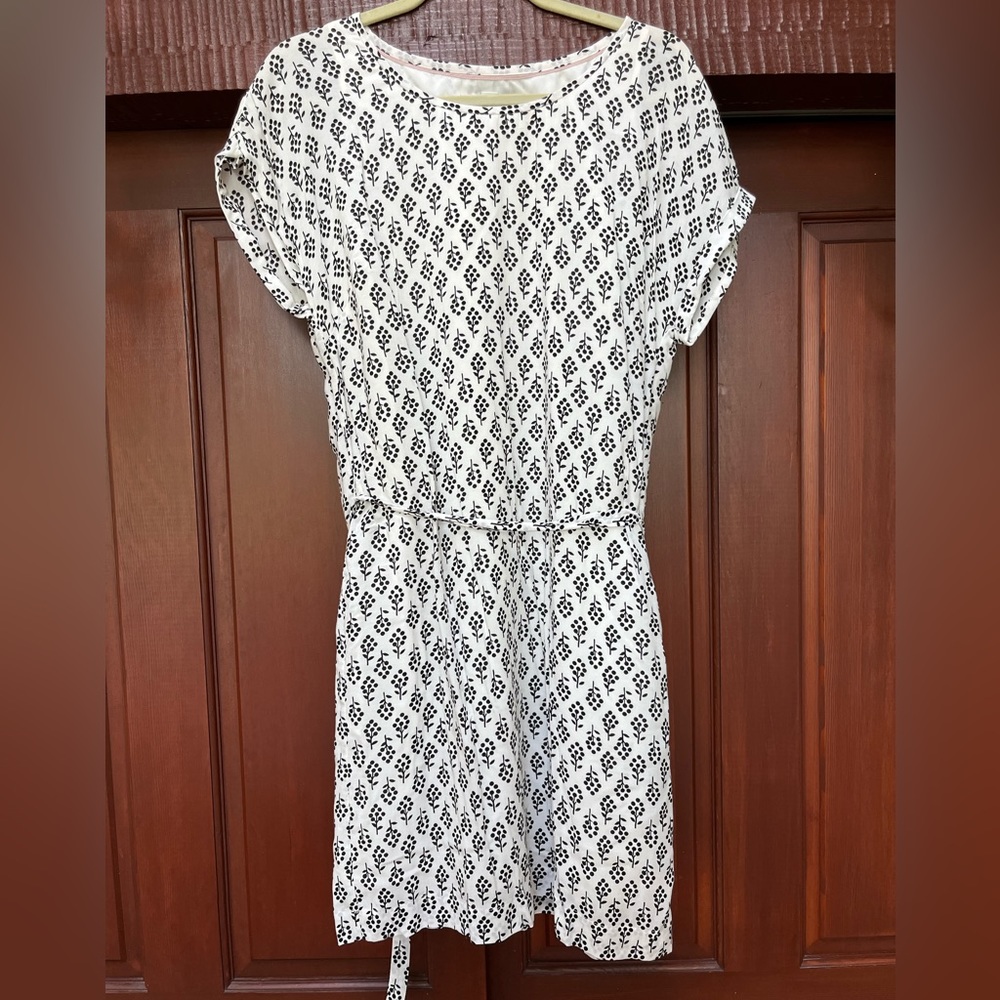Boden black and white pattern tie dress.